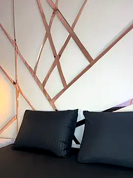 Celeste Valencia  online show from 20, 12, 2025