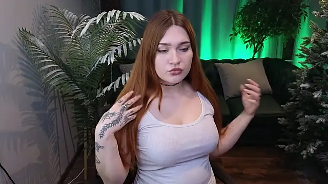 Snapshot of LucyLuice chatting on 27, 11, 2025 LucyLuice online show from 27, 11, 2025