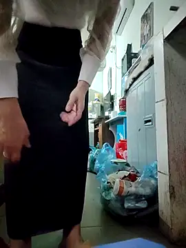 LianLaz online show from 4, 12, 2025