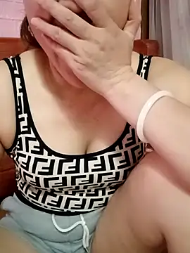 Snapshot of Lily-ross22 chatting on 5, 7, 2026 Lily-ross22 online show from 5, 7, 2026