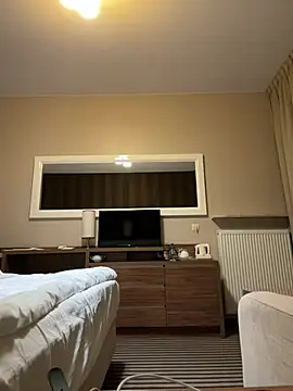 Snapshot of TomilaSi chatting on 8, 5, 2026 TomilaSi online show from 8, 5, 2026