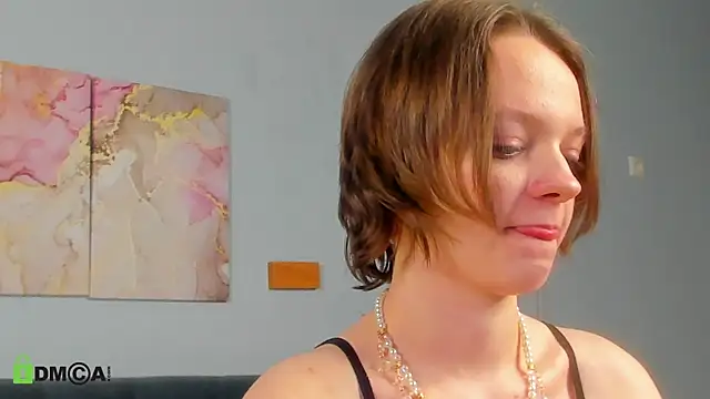 Olivia Riesz online show from 7, 5, 2026