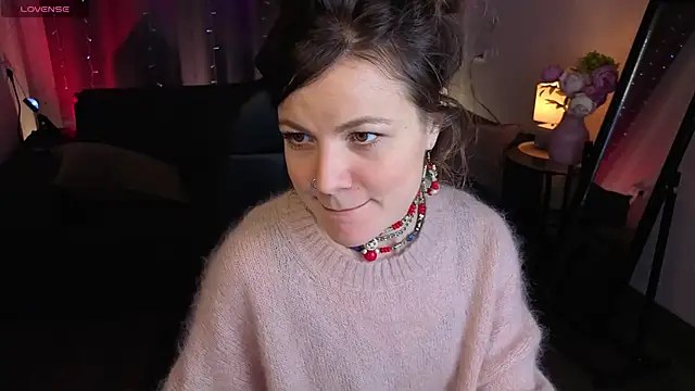 Snapshot of Marla_Bri chatting on 25, 11, 2025 Marla Bri online show from 25, 11, 2025