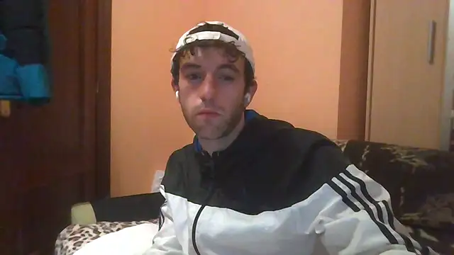Snapshot of Hugoo_21 chatting on 17, 12, 2025 Hugoo 21 online show from 17, 12, 2025