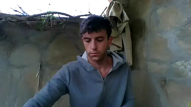 Snapshot of Hugoo_21 chatting on 8, 5, 2026 Hugoo 21 online show from 8, 5, 2026