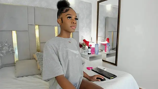 IsisBrown  online show from 19, 12, 2025