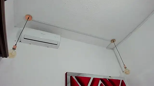 VALERIAQUEENTS   online show from 12, 3, 2026