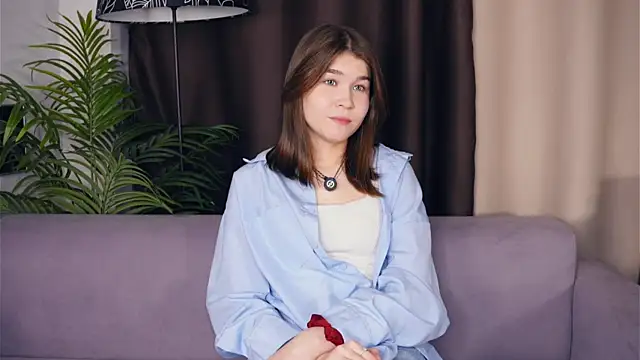 Snapshot of ZulaRattan chatting on 27, 11, 2025 ZulaRattan online show from 27, 11, 2025