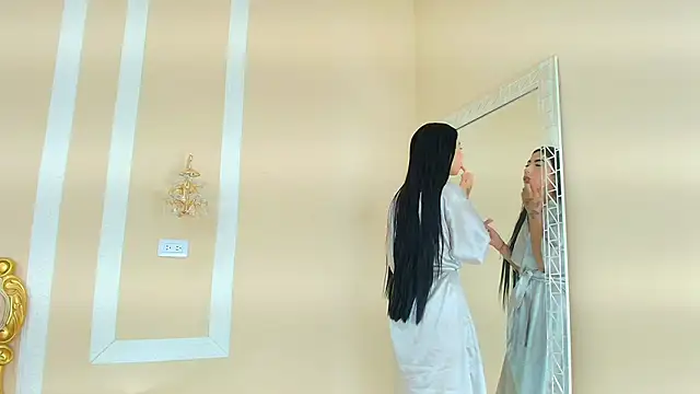 HallieStone online show from 8, 1, 2026