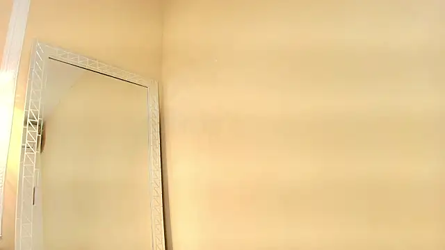 Snapshot of HallieStone chatting on 5, 6, 2026 HallieStone online show from 5, 6, 2026