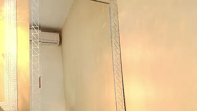 HallieStone online show from 21, 4, 2026