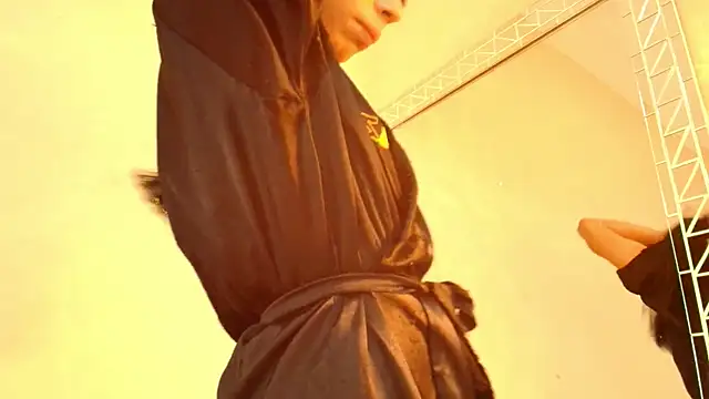 HallieStone online show from 13, 4, 2026