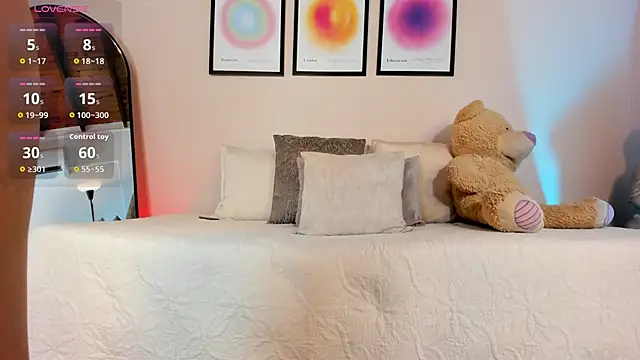 AmaraStorm online show from 4, 4, 2026