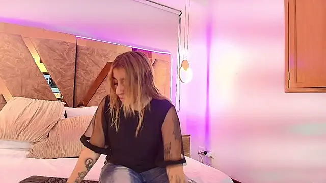 emma cook  online show from 28, 11, 2025