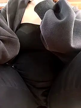 Snapshot of NariShow chatting on 21, 12, 2025 NariShow online show from 21, 12, 2025