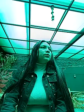 Snapshot of Vayoleth_0-2 chatting on 2, 12, 2025 Vayoleth 0-2 online show from 2, 12, 2025