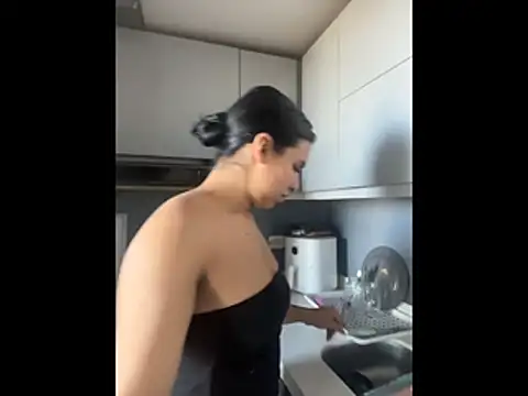 SaraAndrade  online show from 7, 1, 2026