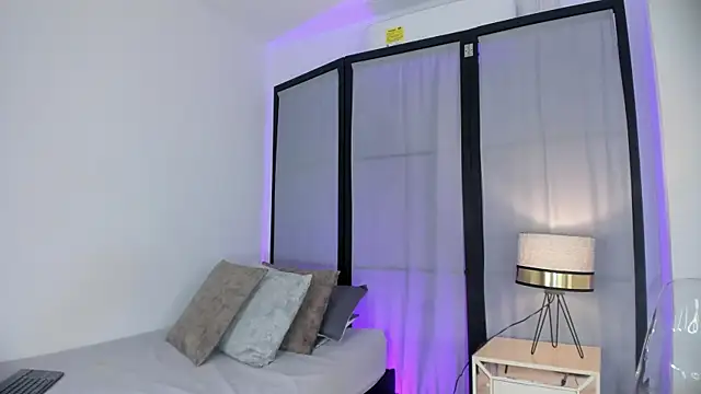 niicole steele  online show from 7, 1, 2026