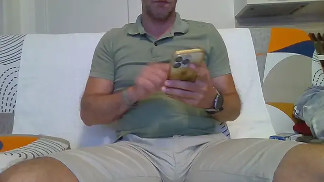 Snapshot of Eroshotlicker chatting on 7, 6, 2026 Eroshotlicker online show from 7, 6, 2026