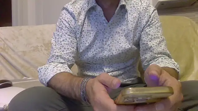 Snapshot of Eroshotlicker chatting on 13, 5, 2026 Eroshotlicker online show from 13, 5, 2026