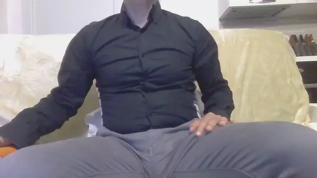 Snapshot of Eroshotlicker chatting on 17, 5, 2026 Eroshotlicker online show from 17, 5, 2026