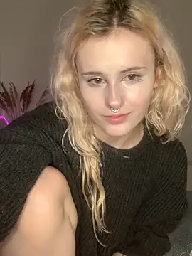 MilaElin online show from 4, 12, 2025