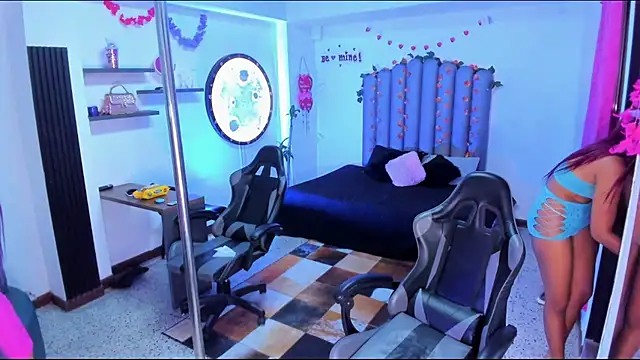 Polett Amaranta online show from 21, 4, 2026