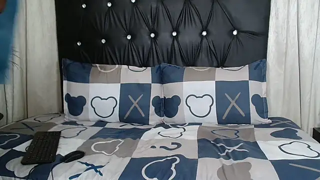 SavageHoney online show from 11, 4, 2026