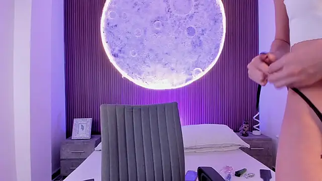 Snapshot of IvannaVolk_ chatting on 20, 12, 2025 IvannaVolk online show from 20, 12, 2025