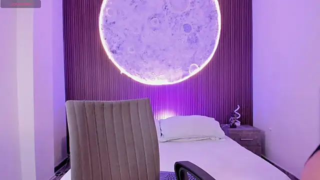 Snapshot of IvannaVolk_ chatting on 18, 12, 2025 IvannaVolk online show from 18, 12, 2025