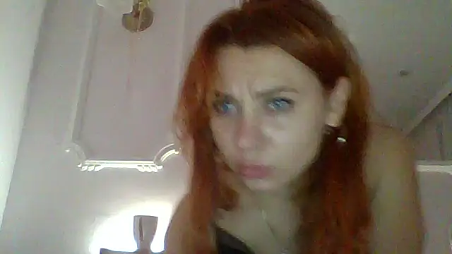 Snapshot of redfoxLaya chatting on 29, 11, 2025 redfoxLaya online show from 29, 11, 2025