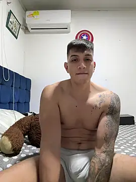 OliverWest04 online show from 15, 4, 2026