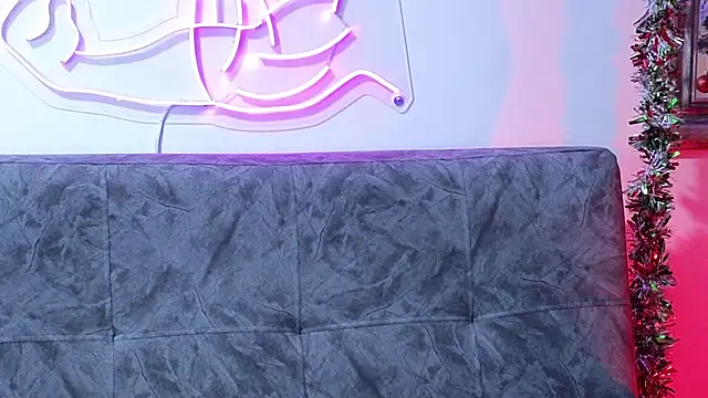 MightyLaura1 online show from 20, 12, 2025