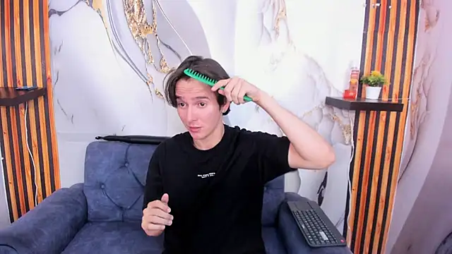 Snapshot of Aaron_LatinMen2 chatting on 26, 11, 2025 Aaron LatinMen2 online show from 26, 11, 2025