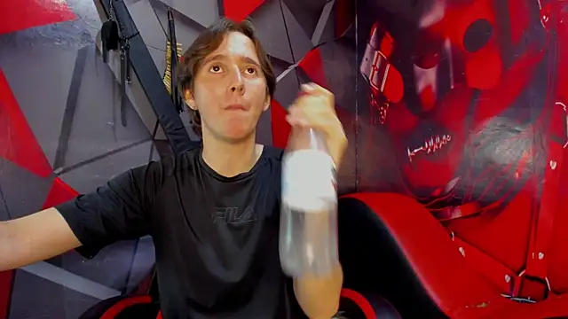 Snapshot of Aaron_LatinMen2 chatting on 29, 11, 2025 Aaron LatinMen2 online show from 29, 11, 2025