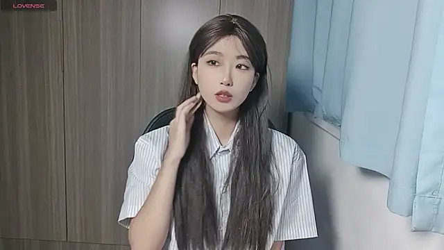 Snapshot of Yyoo-99 chatting on 30, 11, 2025 Yyoo-99 online show from 30, 11, 2025