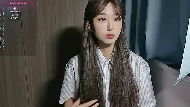 Snapshot of Yyoo-99 chatting on 29, 11, 2025 Yyoo-99 online show from 29, 11, 2025