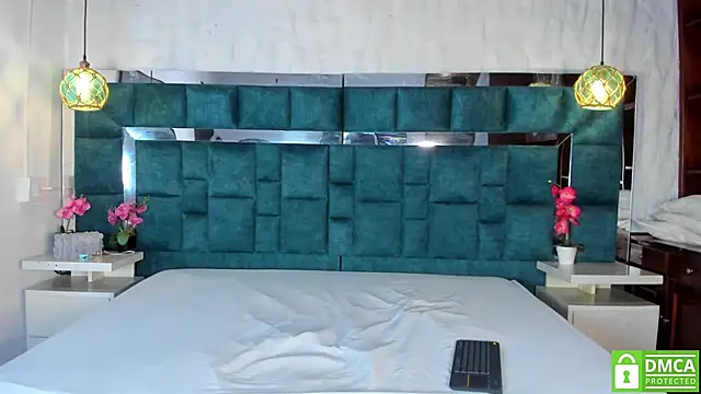  bonnyandclyde online show from 7, 3, 2026