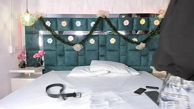  bonnyandclyde online show from 15, 12, 2025