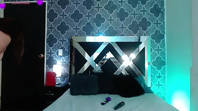 Snapshot of AdeleCruzz chatting on 26, 11, 2025 AdeleCruzz online show from 26, 11, 2025