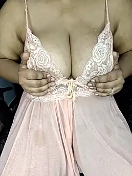 Curvy Pooja online show from 4, 4, 2026