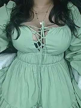 Snapshot of Curvy_Pooja chatting on 4, 7, 2026 Curvy Pooja online show from 4, 7, 2026