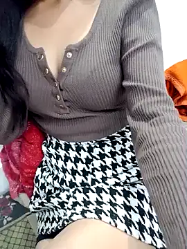 Snapshot of Triptii_0 chatting on 30, 11, 2025 Triptii 0 online show from 30, 11, 2025