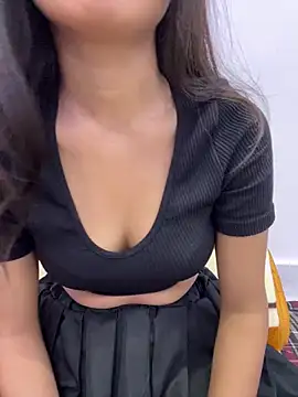 Snapshot of Triptii_0 chatting on 27, 11, 2025 Triptii 0 online show from 27, 11, 2025