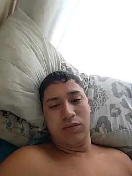 Alvarezz0202 online show from 12, 2, 2026