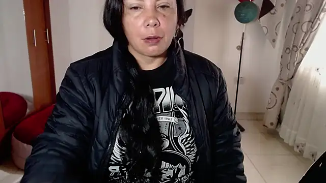 vivian-milf online show from 15, 1, 2026