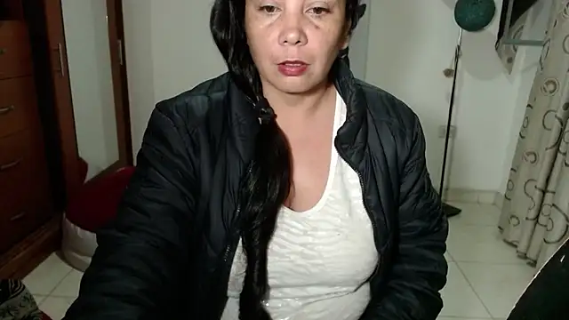 vivian-milf online show from 8, 5, 2026