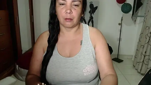 vivian-milf online show from 11, 4, 2026