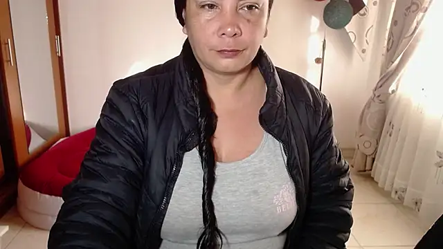 vivian-milf online show from 10, 2, 2026