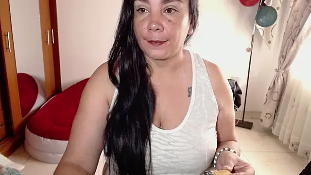 vivian-milf online show from 27, 11, 2025